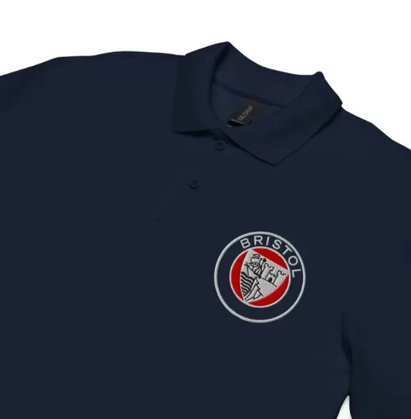 Stickerei auf einem Poloshirt